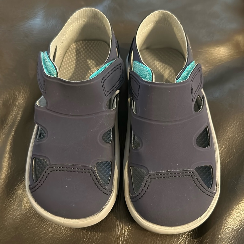 Ten Little toddler sandals - size 7
